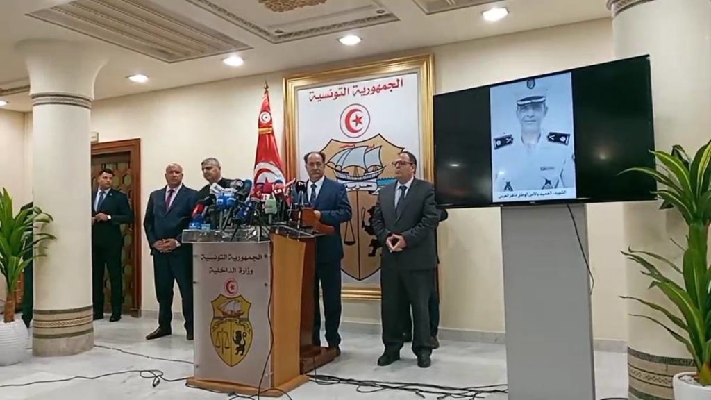 القضاء على المُعتدي في 112 ثانية .. الداخلية تكشف تفاصيل الهجوم على معبد الغريبة بجربة